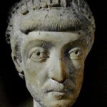 ΗΜΕΡΑ ΠΕΝΘΟΥΣ ΓΙΑ ΤΟΥΣ ΕΛΛΗΝΕΣ!! ΣΑΝ ΣΗΜΕΡΑ Ο ΑΝΘΕΛΛΗΝΑΣ ΘΕΟΔΟΣΙΟΣ ΑΡΧΙΣΕ ΤΟΥΣ ΔΙΩΓΜΟΥΣ ΤΩΝ ΕΛΛΗΝΩΝ