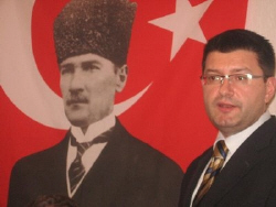 Αίτημα ανάκλησης του Τούρκου Προξένου στην Κομοτηνή Μουσταφά Σαρντίς