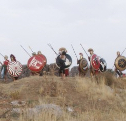 ΤΙΜΗ ΣΤΟΥΣ ΗΡΩΕΣ ΤΗΣ ΜΑΧΗΣ ΤΩΝ ΠΛΑΤΑΙΩΝ