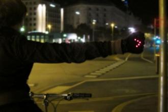 Γάντια με LED ειδικά για ποδηλάτες