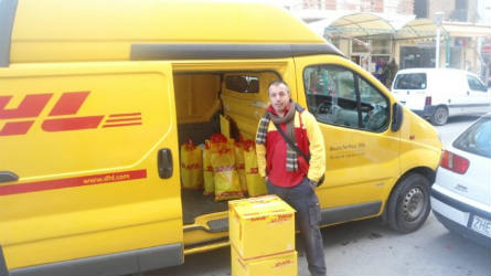 Ένας σύγχρονος άγγελος  δίπλα στις άπορες οικογένειες!