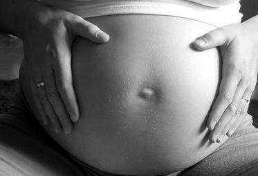 Έγκυος η πρώτη γυναίκα στον κόσμο που υποβλήθηκε σε μεταμόσχευση μήτρας