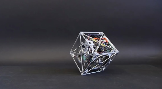Cubli, Ένας κύβος που κινείται… μόνος και στέκεται στις γωνίες