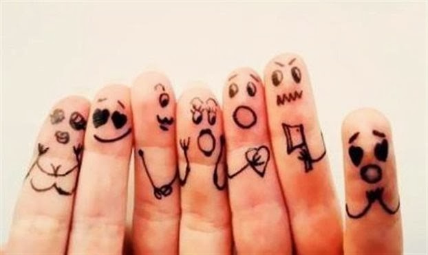Τα κοινωνικά δίκτυα δεν «γεννούν» φίλους - στα δάχτυλα των χεριών μετριούνται οι καλοί φίλοι...
