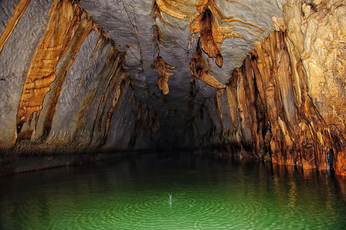 perierga.gr - Το μεγαλύτερο πλωτό υπόγειο ποτάμι στον κόσμο!