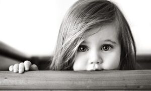 Ο "καλός" γονιός λύνει τα προβλήματα πριν ακόμη εμφανιστούν. O υπεύθυνος μαθαίνει στο παιδί να τα λύνει μόνο του.