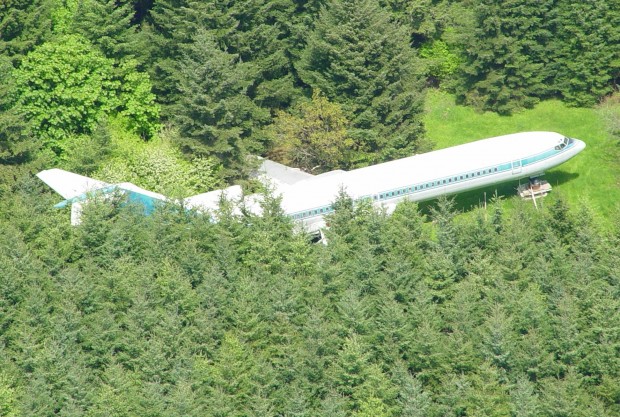 Ένα Boeing 727 της Ολυμπιακής, είναι κρυμμένο λίγο πιο έξω από τα προάστια του Πόρτλαντ του Όρεγκον…
