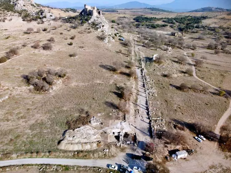 Η μυστηριώδης θεότητα και οι ιερείς που περπατούσαν πάνω σε αναμμένα κάρβουνα